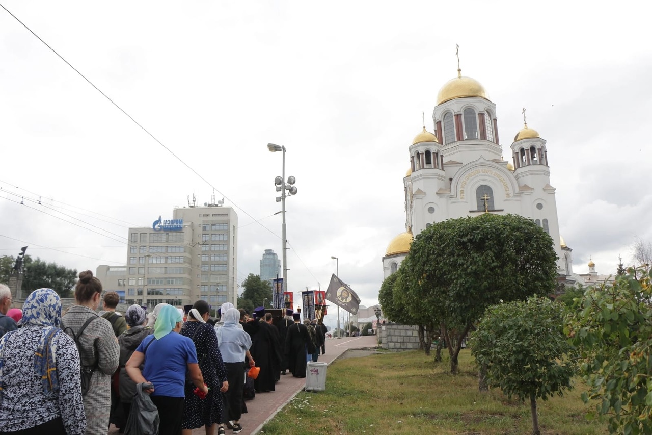 Царский крестный ход в екатеринбурге 2024 год. Крестный ход Екатеринбург 2023. Крестный ход 17 июля в Екатеринбурге. Крестный ход Екатеринбург 2024. Православные храмы Екатеринбургской митрополии.